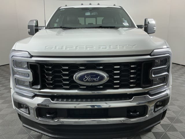 Used 2025 Ford F-450SD King Ranch 4D Crew Cab – 1FT8W4DM7SEC59208