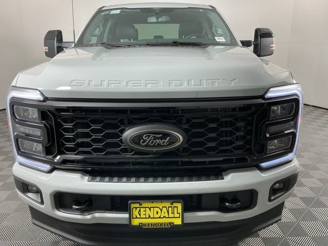 Used 2025 Ford F-350SD Lariat 4D Crew Cab – 1FT8W3BT4SEC41575