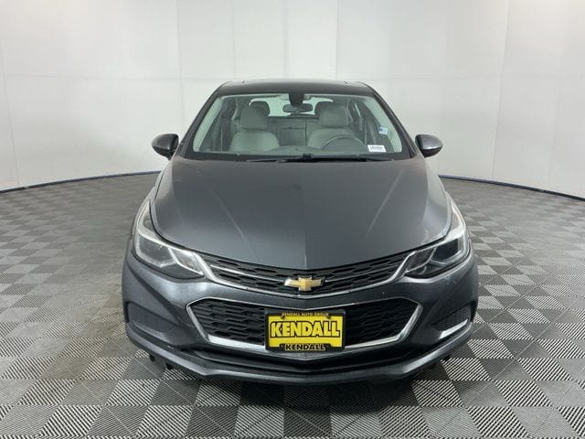 Used 2018 Chevrolet Cruze LT 4D Hatchback – 3G1BE6SM8JS585944