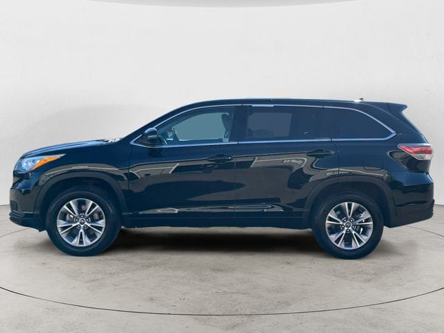 Used 2016 Toyota Highlander LE Plus V6 4D Sport Utility – 5TDZKRFH8GS176093