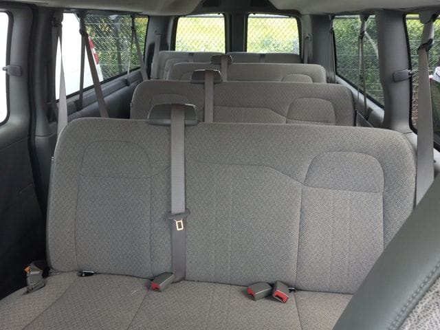 Used 2025 Chevrolet Express 3500 LT Extended Passenger Van – 1GAZGPFP0S1217831