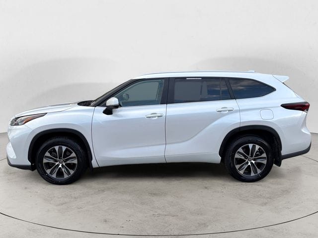 Used 2024 Toyota Highlander XLE 4D Sport Utility – 5TDKDRBH1RS533425