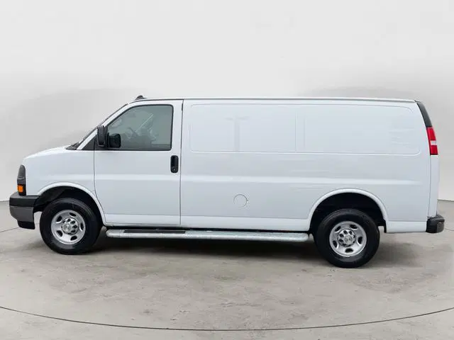 Used 2024 Chevrolet Express 2500 Work Van 3D Cargo Van – 1GCWGAFPXR1270277
