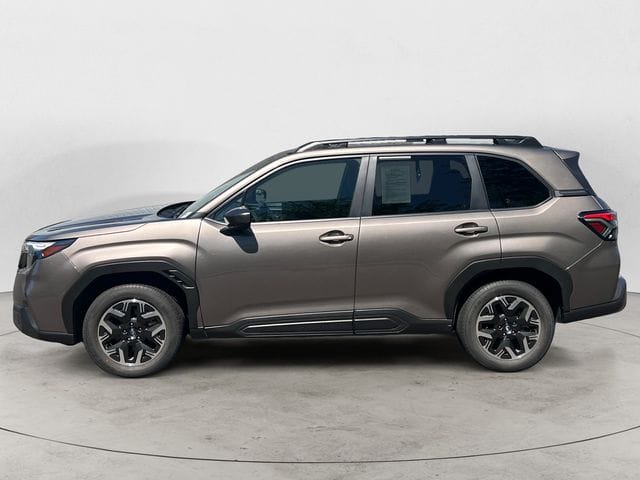 2025 Subaru Forester Premium's photo