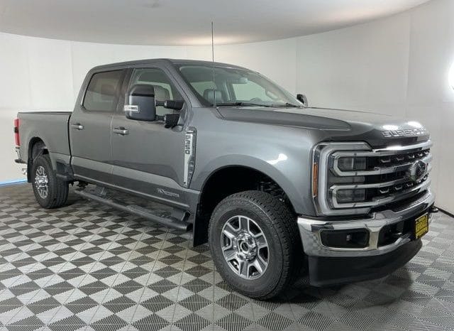 Used 2025 Ford F-350SD Lariat 4D Crew Cab – 1FT8W3BTXSEC43847 full